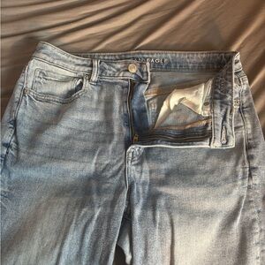 American Eagle Size 8 straight leg light wash jeans